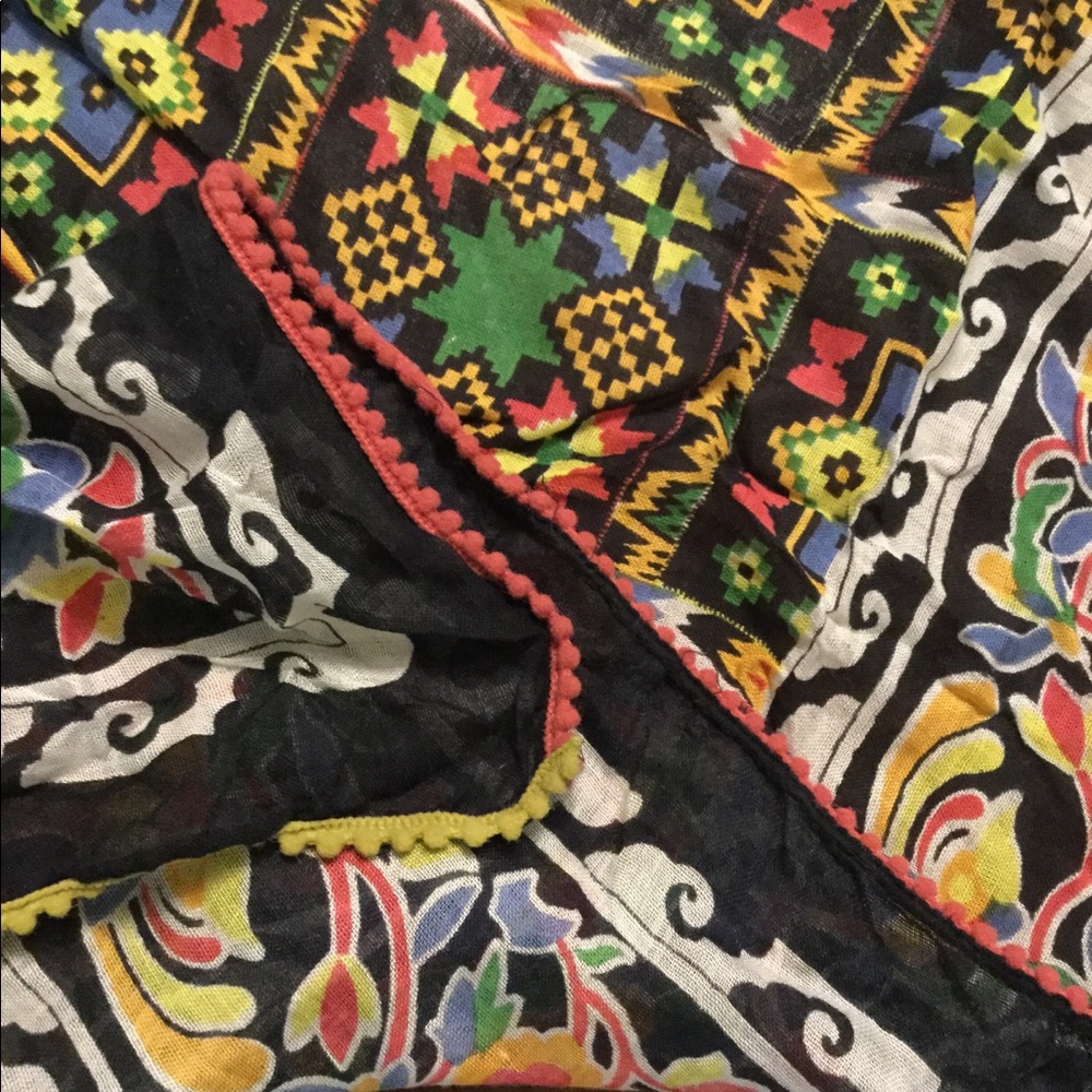 Forever 21 Scarf - Picture 3 of 4